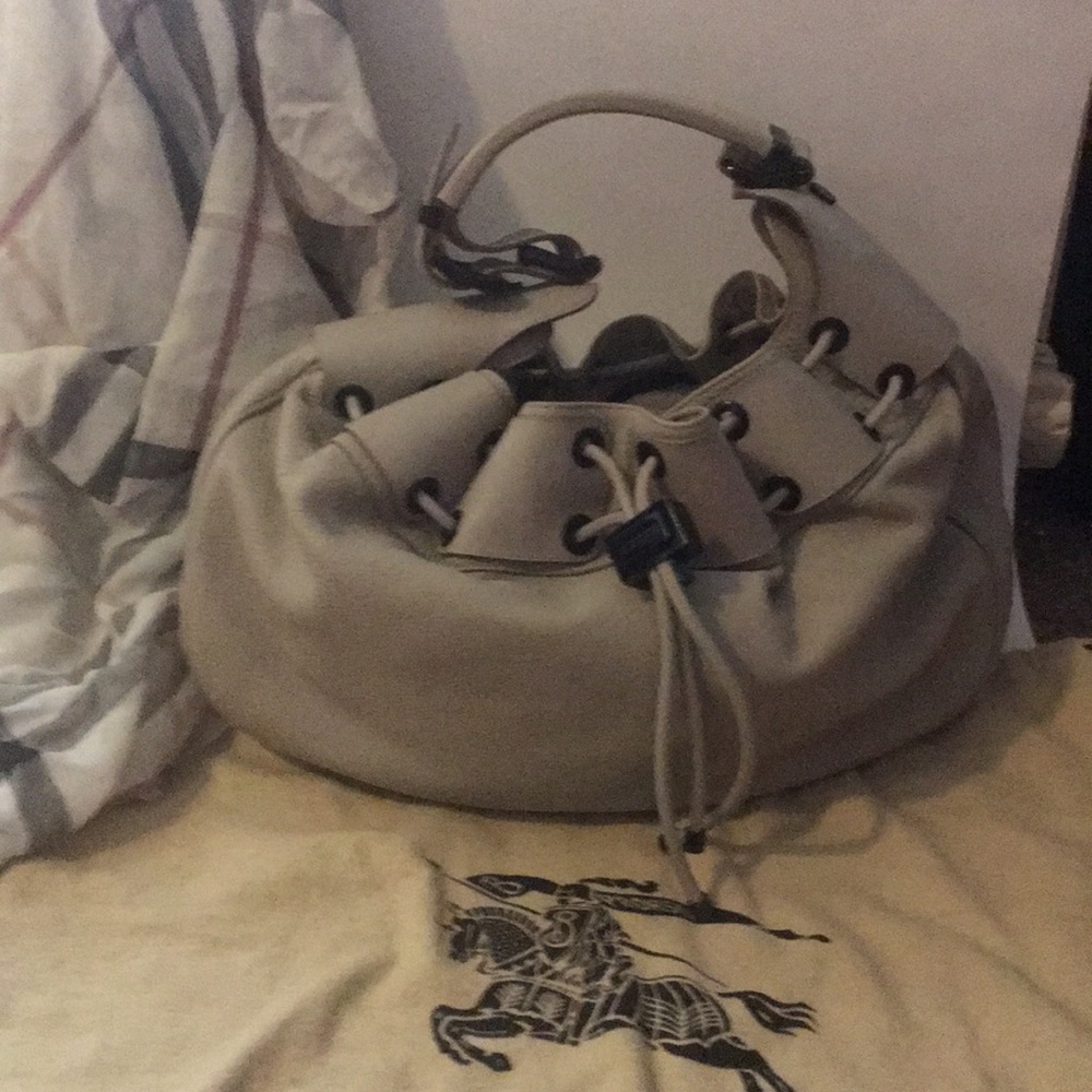Burberry purse shoulder hobo beige